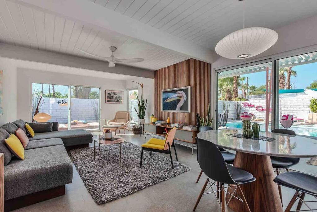 Alexander: Retro Chic Oasis 2023 Modernism Showcase House Palm Springs Buitenkant foto