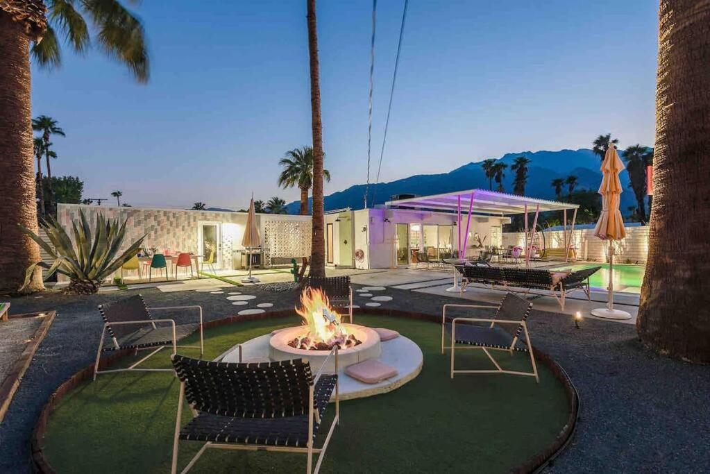 Alexander: Retro Chic Oasis 2023 Modernism Showcase House Palm Springs Buitenkant foto