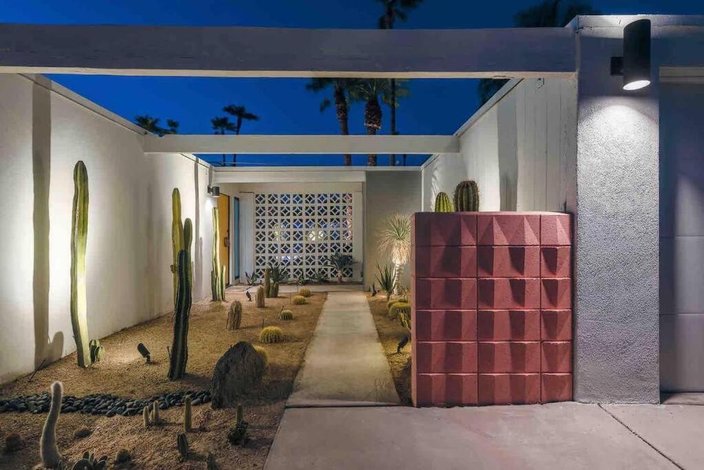 Alexander: Retro Chic Oasis 2023 Modernism Showcase House Palm Springs Buitenkant foto