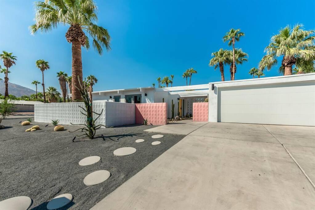 Alexander: Retro Chic Oasis 2023 Modernism Showcase House Palm Springs Buitenkant foto