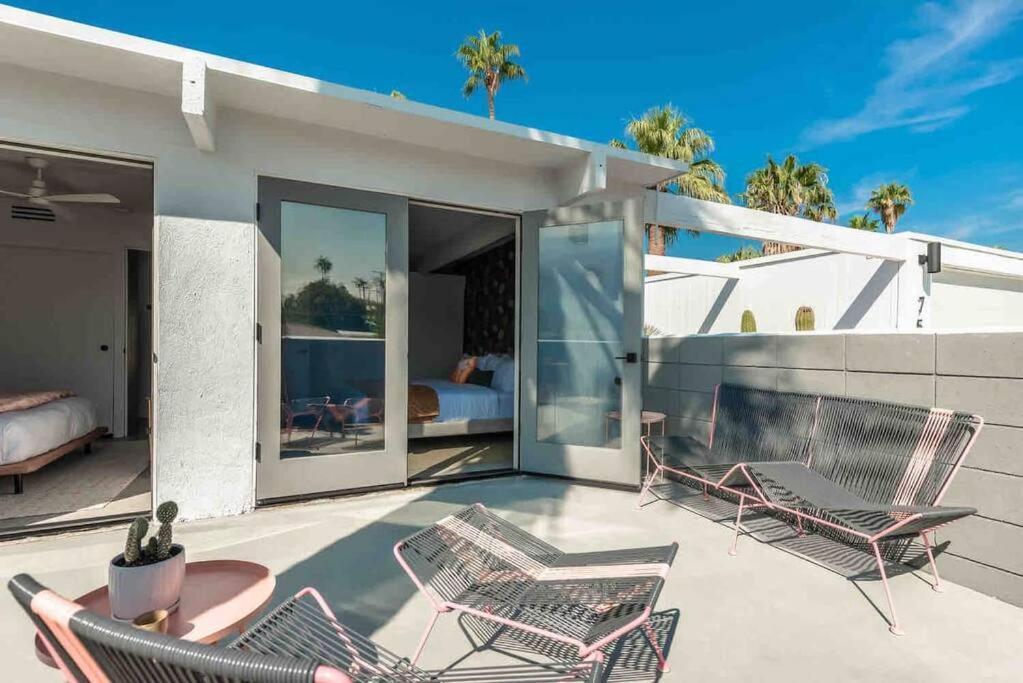 Alexander: Retro Chic Oasis 2023 Modernism Showcase House Palm Springs Buitenkant foto