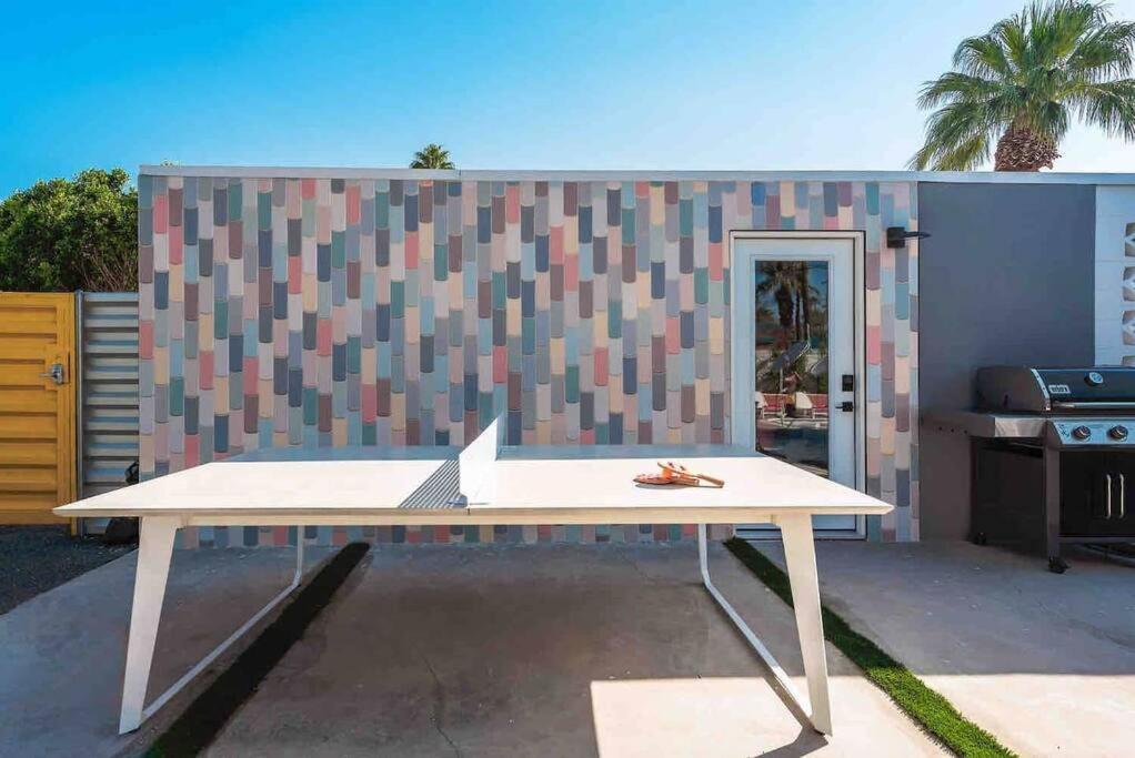 Alexander: Retro Chic Oasis 2023 Modernism Showcase House Palm Springs Buitenkant foto