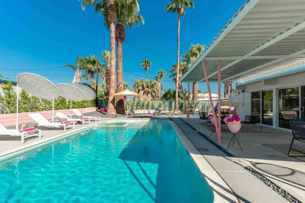 Alexander: Retro Chic Oasis 2023 Modernism Showcase House Palm Springs Buitenkant foto