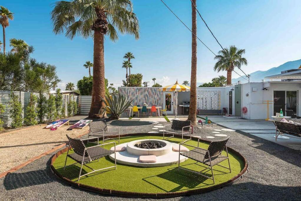 Alexander: Retro Chic Oasis 2023 Modernism Showcase House Palm Springs Buitenkant foto