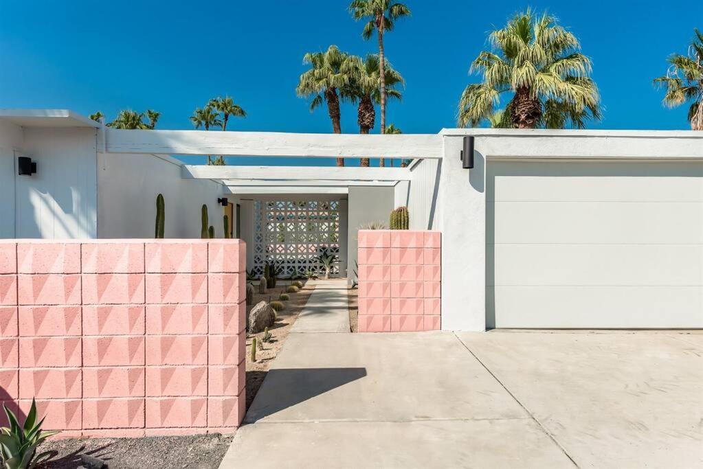 Alexander: Retro Chic Oasis 2023 Modernism Showcase House Palm Springs Buitenkant foto